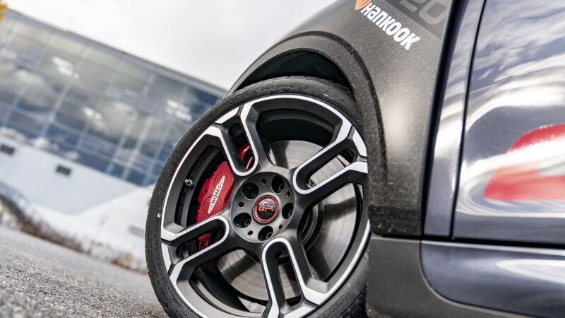 Hankook fornece com exclusividade os pneus da versão limitada MINI John Cooper Works GP