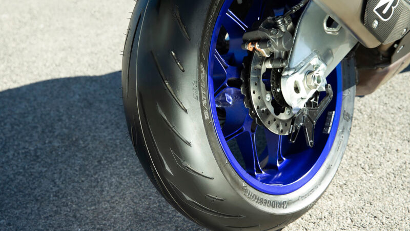 PS realiza teste comparativo entre seis pneus de motos esportivas