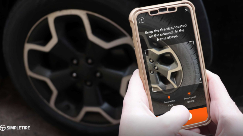 Varejista on-line SimpleTire lança app que que “lê” as informações da lateral dos pneus