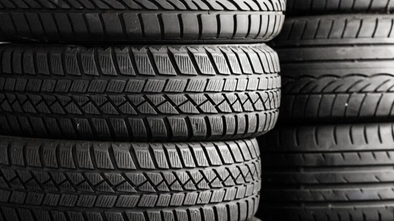 Dez marcas concentram 52% do e-commerce de pneus para veículos de passeio no Brasil