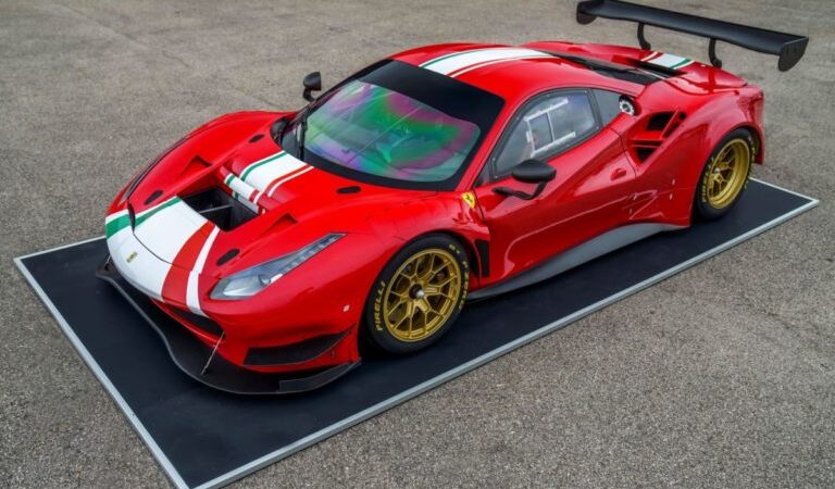 Pneus Pirelli P Zero DHE equipam a nova Ferrari 488 GT Modificata