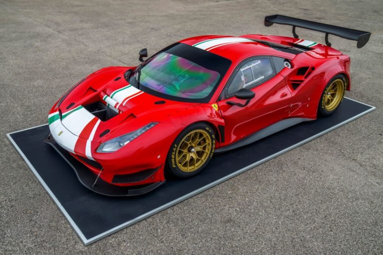 Pneus Pirelli P Zero DHE equipam a nova Ferrari 488 GT Modificata