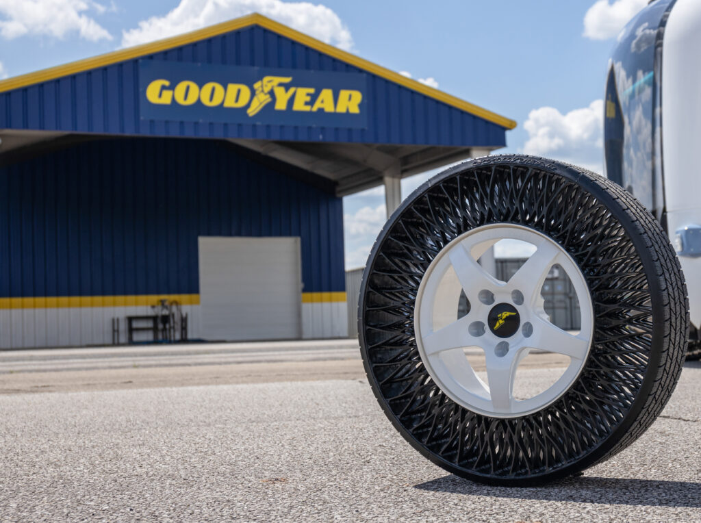 Goodyear testa seu protótipo de pneu sem ar, ou “pneu não pneumático” (NPT)