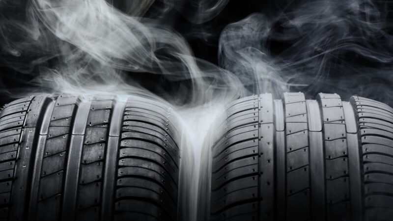 Adoção de veículos elétricos deve aumentar o volume de pneus usados em 12% até 2030