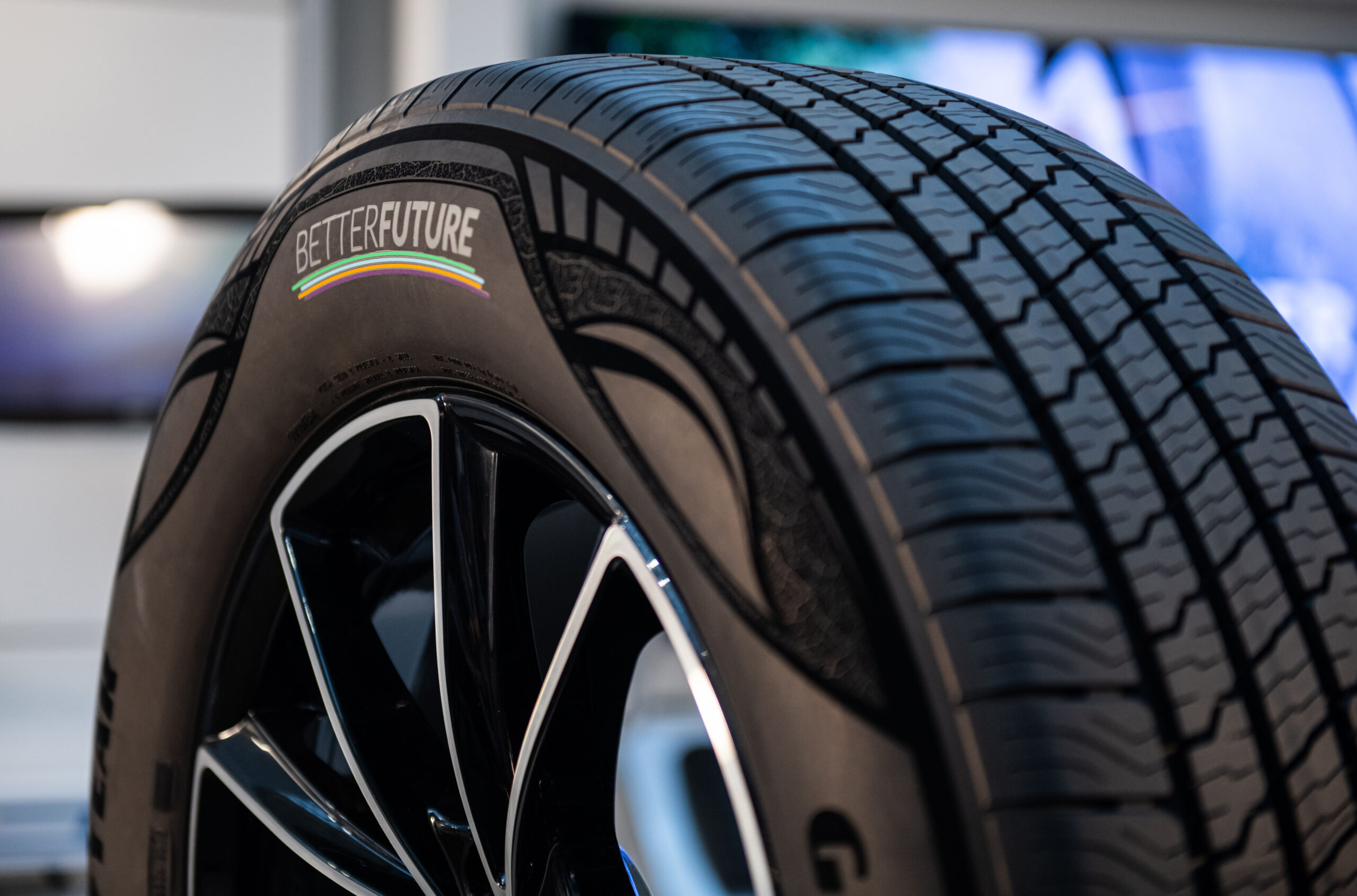 Goodyear apresenta pneu conceito com 90% de material sustentável e aprovado para uso em estradas