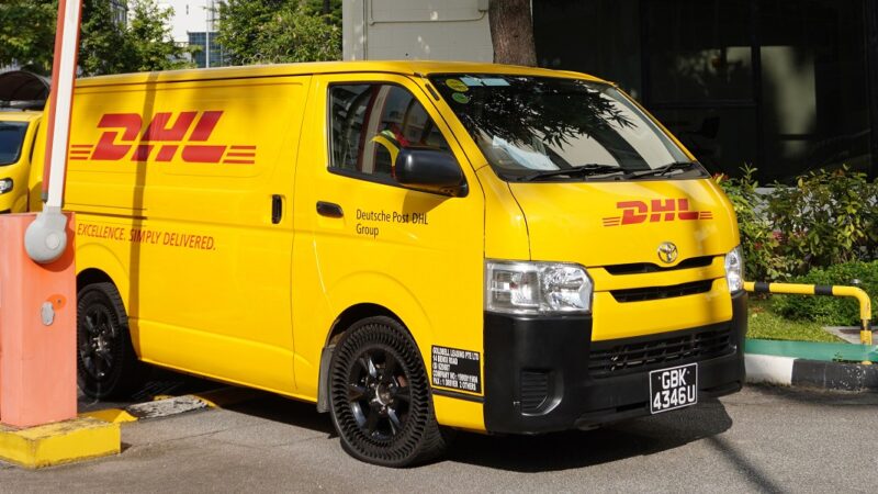 Michelin faz parceria com a DHL Express para testar os pneus à prova de furos Michelin UPTIS