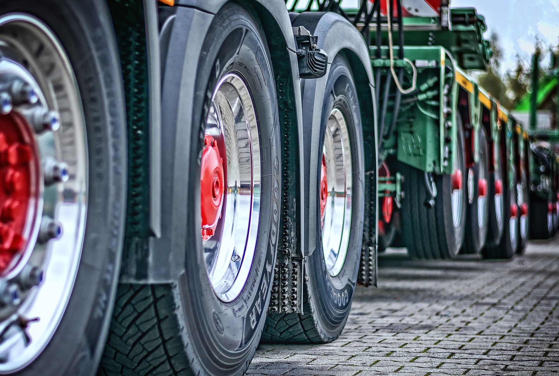 Bridgestone revela 7 dicas que aumentam a vida útil dos pneus de carga