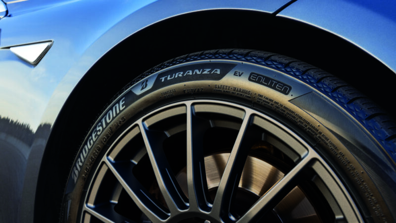 Bridgestone apresenta o pneu Turanza EV Grand Touring para veículos elétricos na Electrify Expo