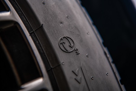 Pirelli lança nova etiqueta para identificar pneus com pelo menos 50% de materiais sustentáveis