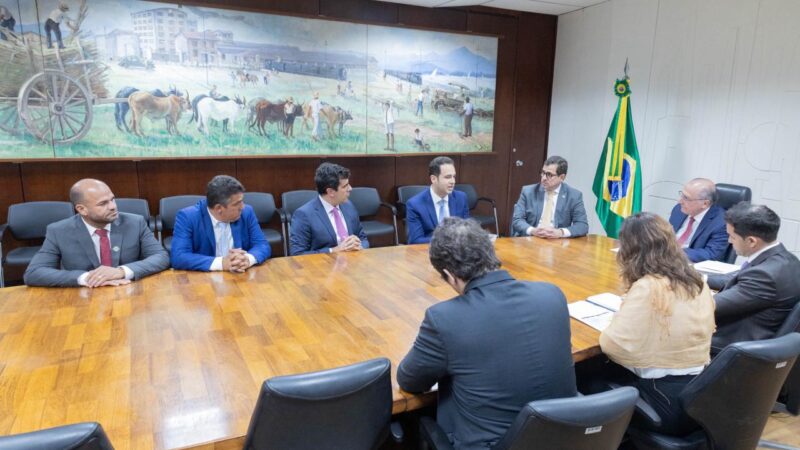 Protesto contra a taxação de pneus é tema de encontro entre representantes do setor de transportes e Geraldo Alckmin, em Brasília