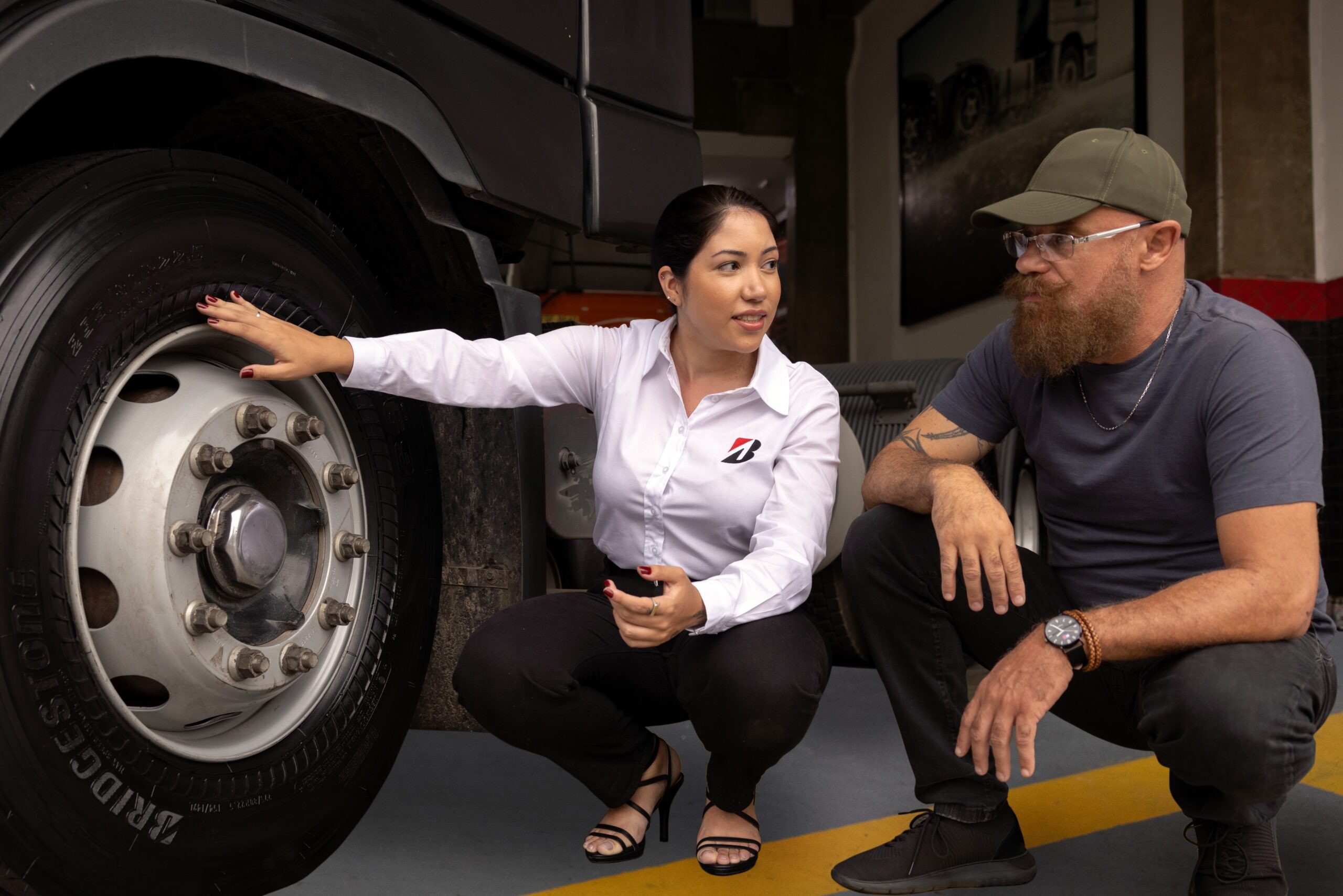 Bridgestone orienta caminhoneiros e frotistas na escolha do pneu ideal