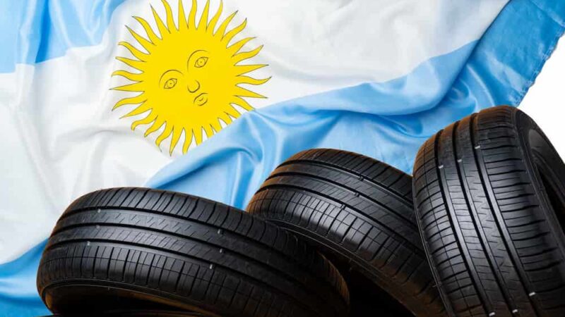 Ministro da Economia argentino, Luis Caputo, anuncia redução de tarifas de importação para mais de vinte produtos, incluindo pneus