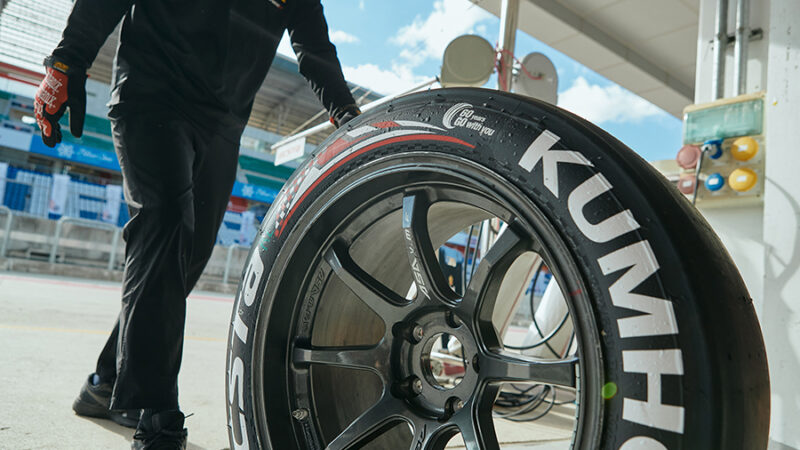 Kumho Tire registra crescimento expressivo em 2024 apesar da desaceleração do mercado automotivo