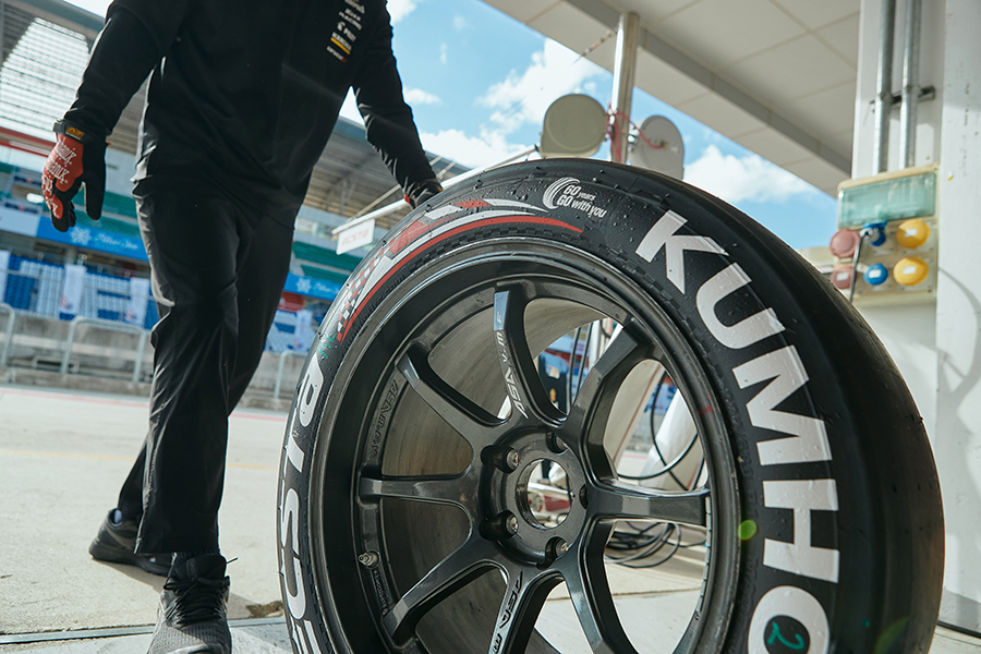 Kumho Tire registra crescimento expressivo em 2024 apesar da desaceleração do mercado automotivo